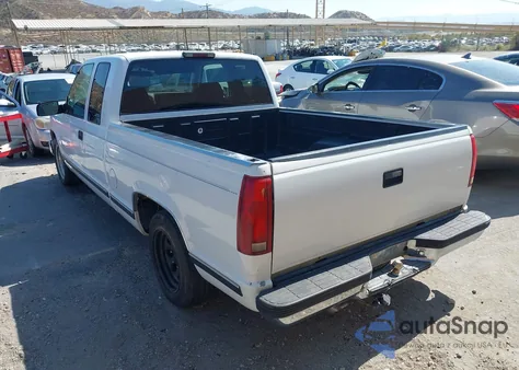 1997 Chevrolet C1500 Fleetside z USA, uszkodzony, nr VIN 2GCEC19R8V1191540